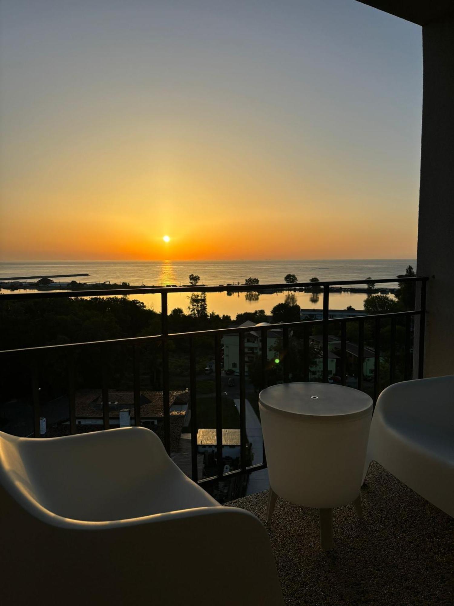 Апартаменты Donna Alba Seaview Penthouse, Casa Ta De Pe Plaja Нептун Экстерьер фото