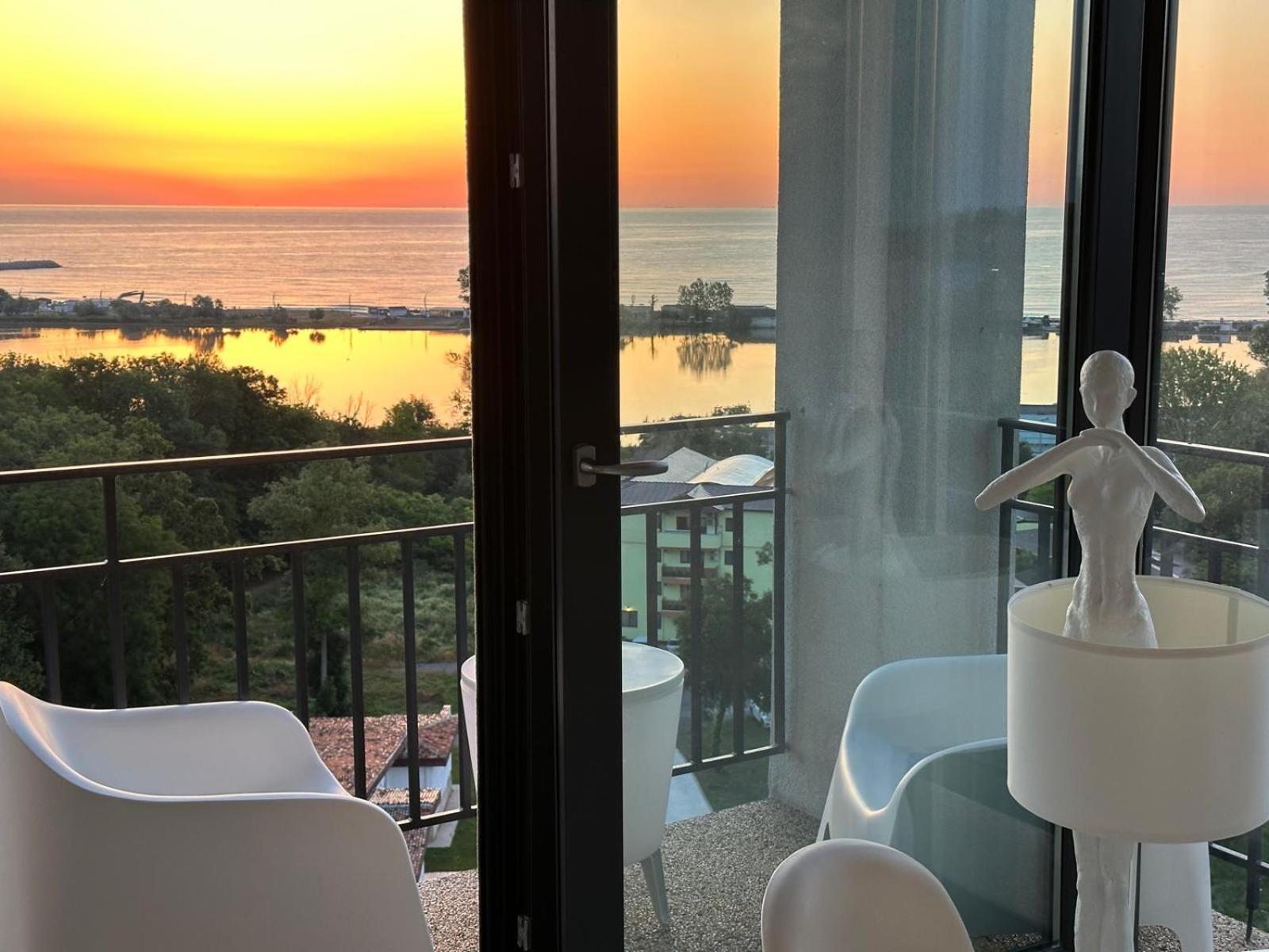 Апартаменты Donna Alba Seaview Penthouse, Casa Ta De Pe Plaja Нептун Экстерьер фото