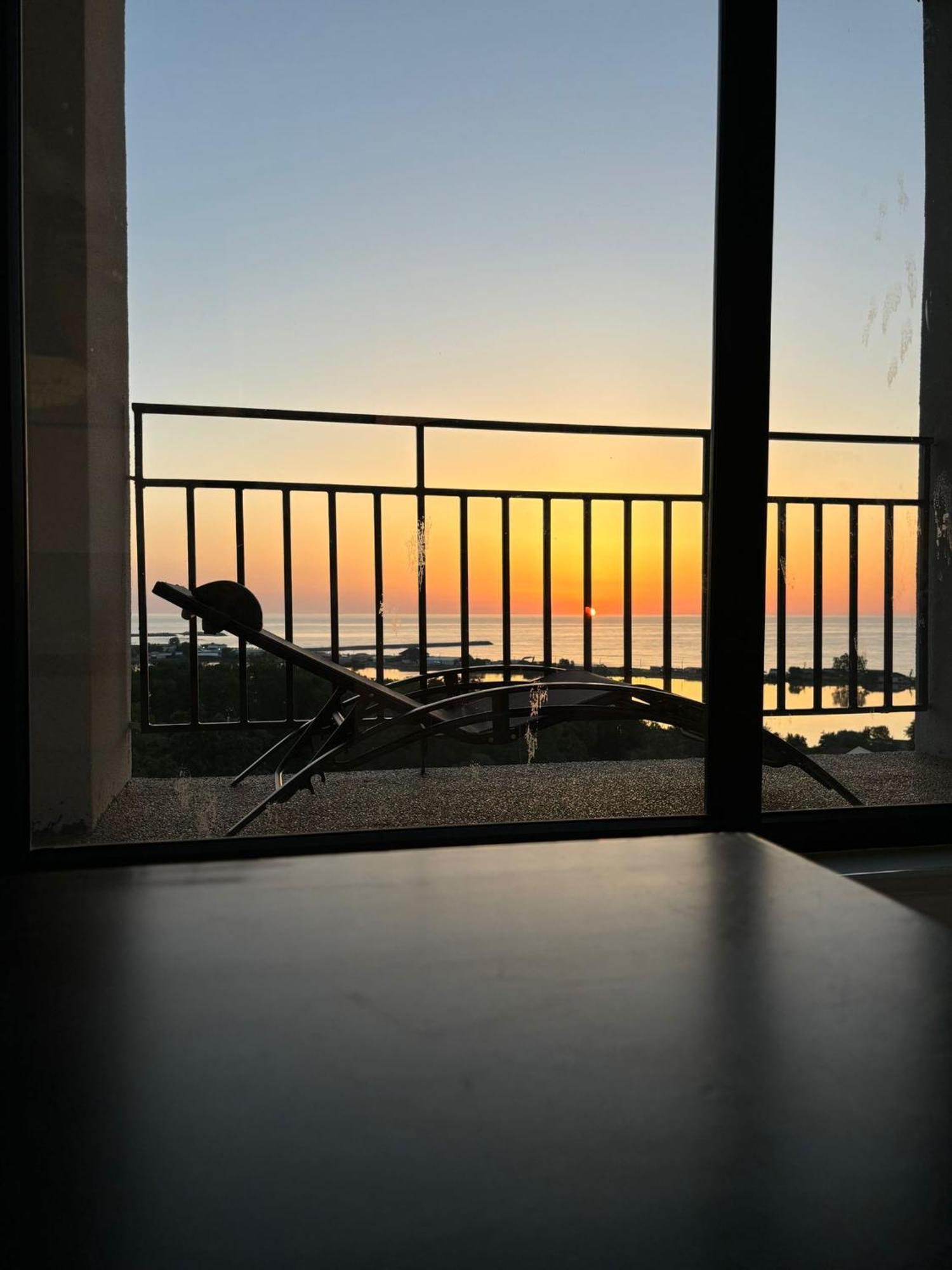 Апартаменты Donna Alba Seaview Penthouse, Casa Ta De Pe Plaja Нептун Экстерьер фото